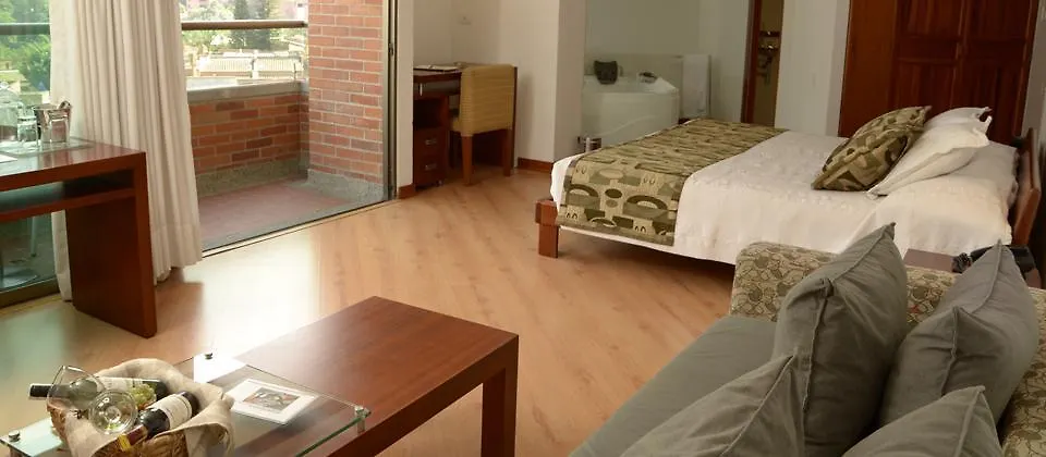 Hotel Casa Victoria Medellín 4*,